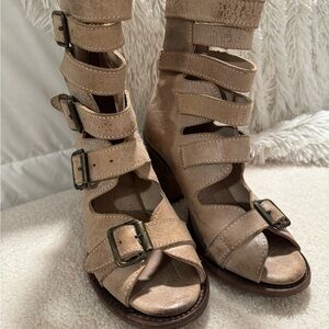 FREE BIRD BOND SANDALS